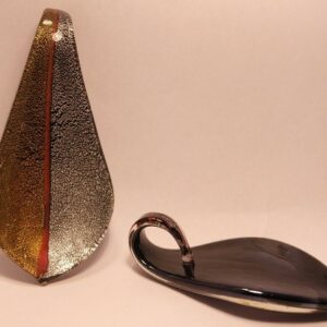 Stiligt glashänge i silver och guldbrun ca 70mm