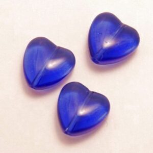 Platt blått glashjärta 10 mm