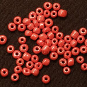 Seed beads opaque lustered rödrosa 4 mm