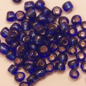 Seed beads silver lined mörkblå 4 mm