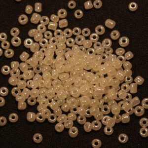 Seed beads ceylon round benvit 2mm