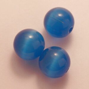 Blå rund cateye pärla 10 mm